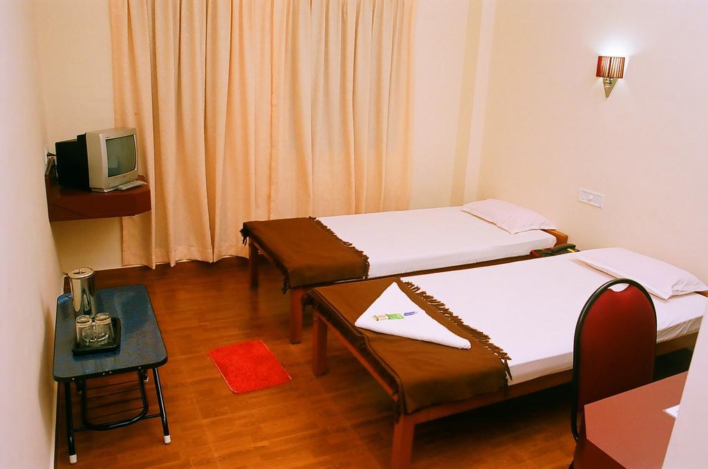 Hotel Srinivas Kochi Habitación foto