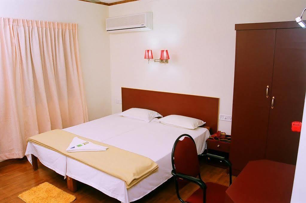 Hotel Srinivas Kochi Exterior foto